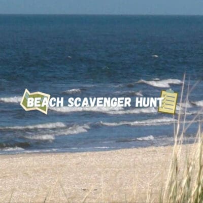 Tijdens onze Beach Scavenger Hunt zullen deelnemers in teams worden verdeeld en krijgen ze een lijst met verborgen schatten, aanwijzingen en raadsels die ze op het strand moeten vinden en oplossen.